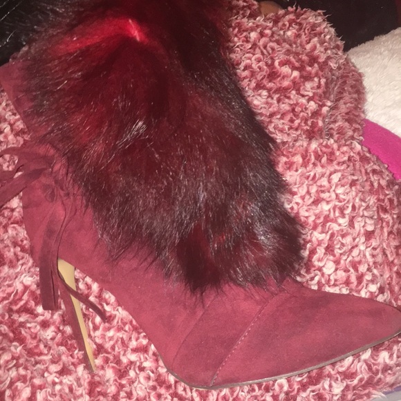 Wine red hills - Picture 2 of 3